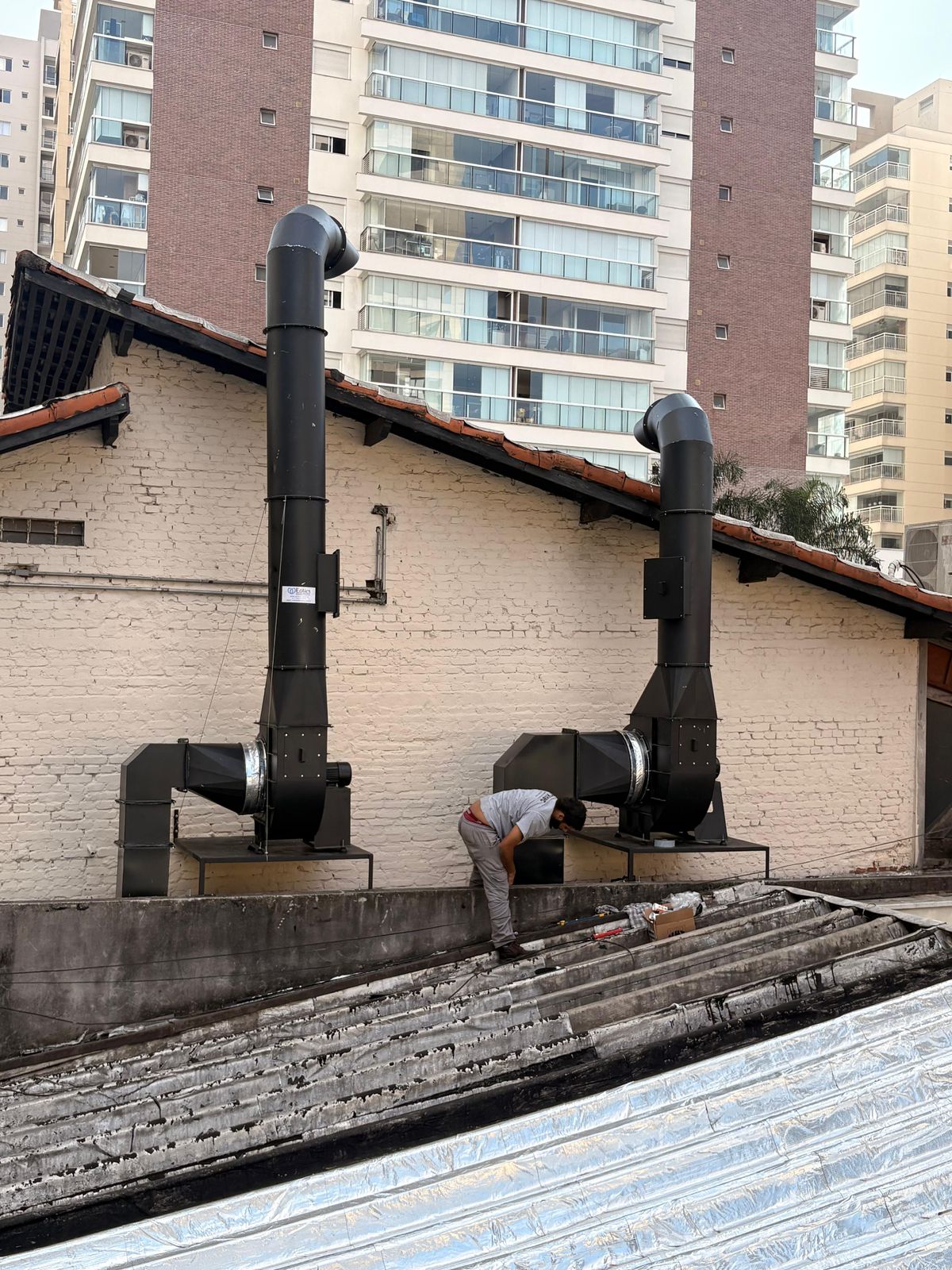 Projeto e Instalação Completa de Sistema de Exaustão Profissional para Cozinha